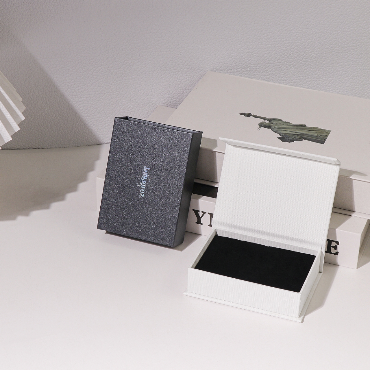 Magnetic Closure Boxes
