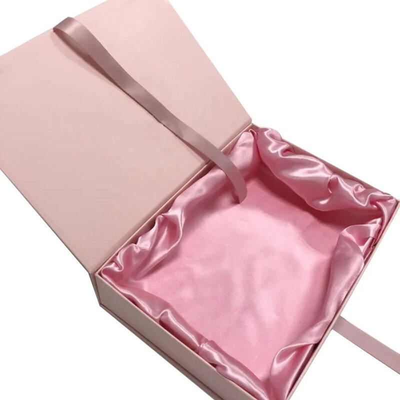 Satin Lined Wig Hair Extension Magnetic Closure Box Vendor