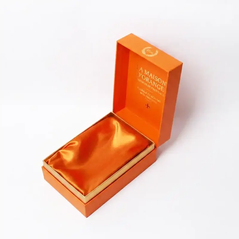 Factory Custom Flip Top Paper Gift Boxes with Silk Satin