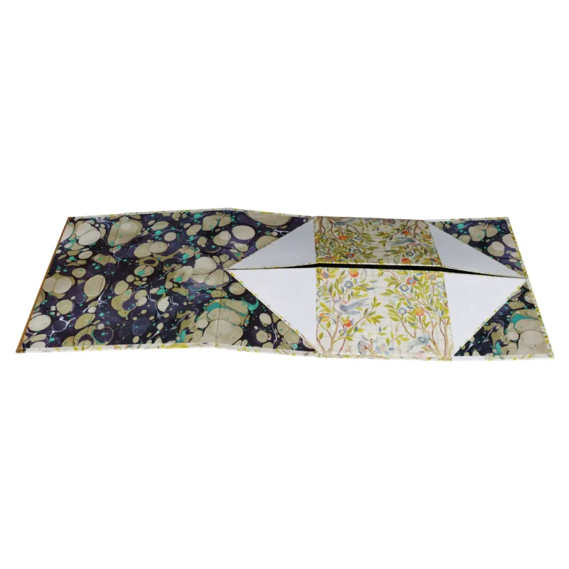 OEM Blossom Print Luxury Magnetic Closure Folding Gift Boxes
